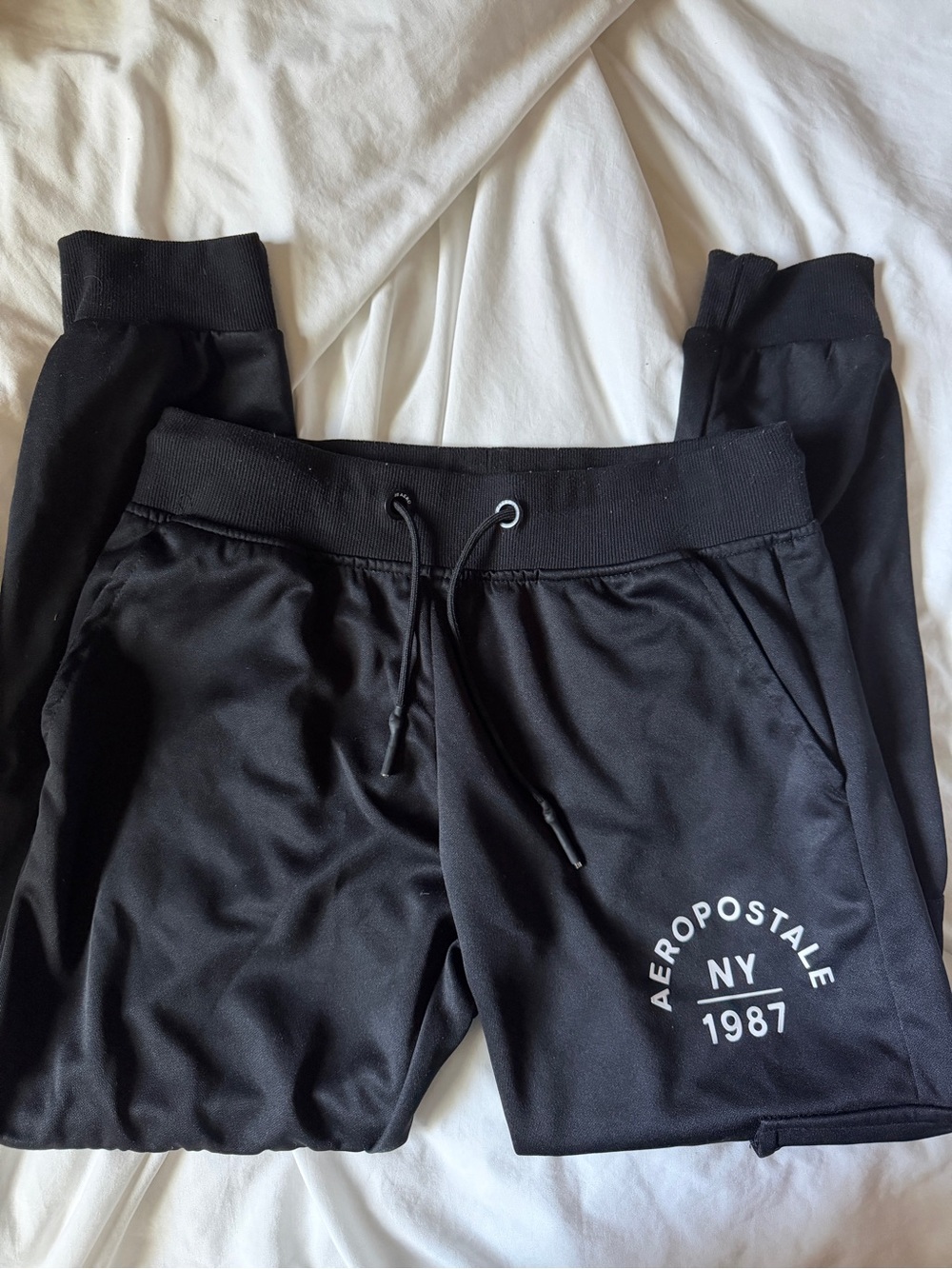 Aeropostale Black Men’s Jogger Pants with NY 1987 Graphic